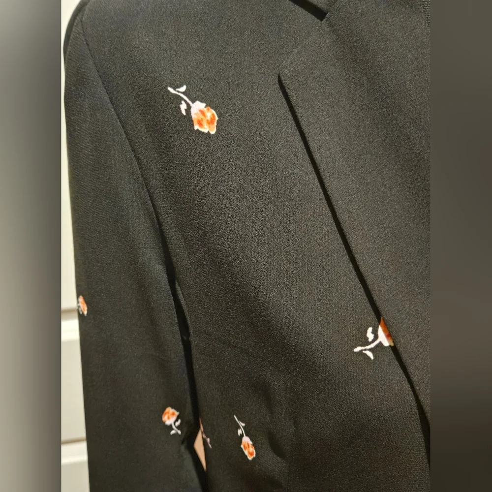 LC LAUREN CONRAD Blazer Black w/ embroidered Rose Detail 🌹 sz XS - Picture 3 of 9